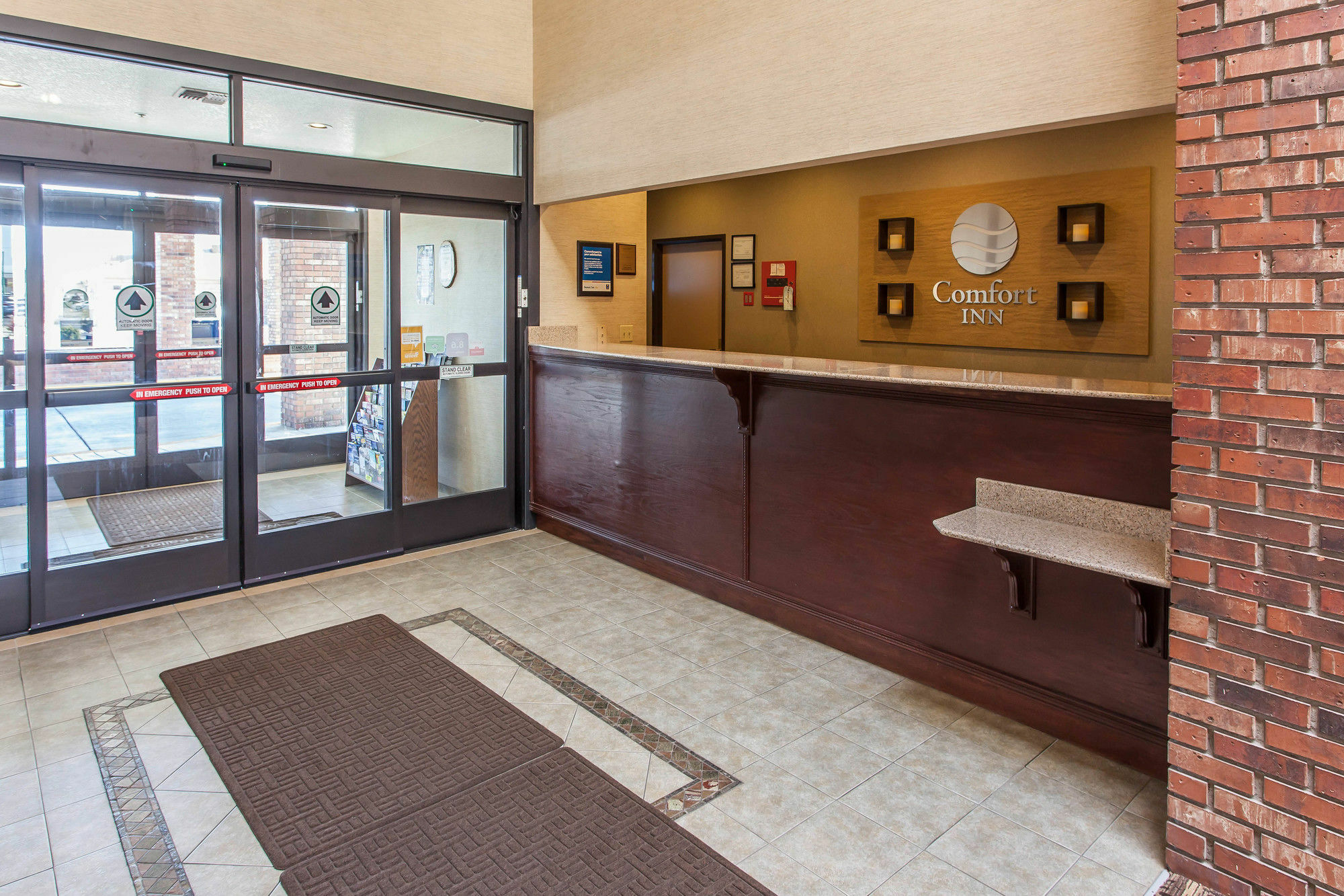 Comfort Inn & Suites Near Fallon Naval Air Station Exterior photo